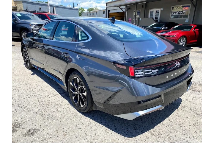 2024 Sonata SEL image 4