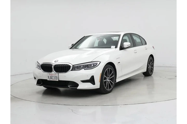 $27998 : BMW 3 Series 2022 330e 4dr S image 4