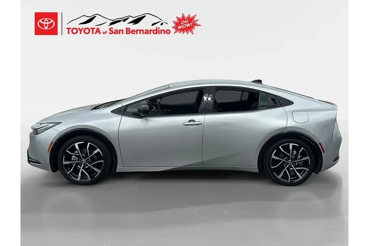 $37999 : Toyota Prius Plug-in Hybrid image 2