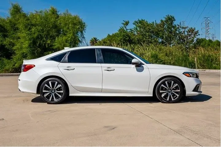 $24933 : Honda Civic 2024 EX 4dr Seda image 8