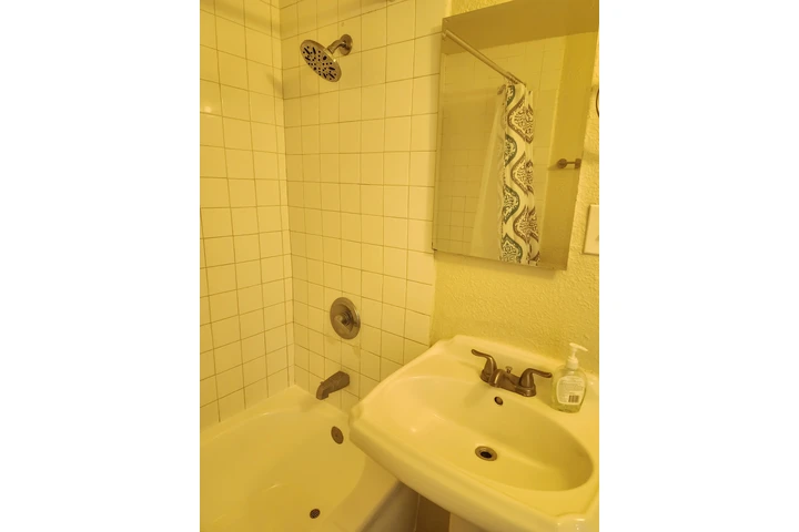 $2250 : 2 Bedrm  Casita $2195 inglewoo image 4
