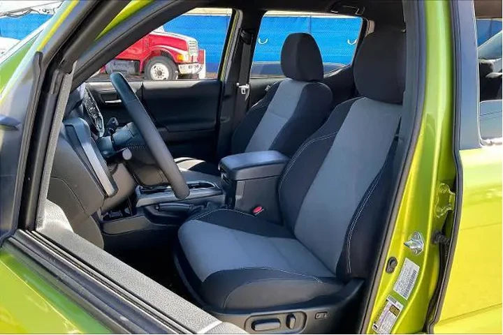 $39998 : Toyota Tacoma 2023 4x4 TRD P image 7