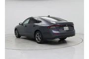 $27998 : Honda Accord 2024 EX 4dr Sed thumbnail