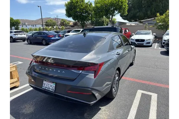 $20995 : Hyundai ELANTRA 2024 SEL 4dr image 3