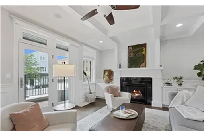 $5700 : Rental property with 3 bedro image 9