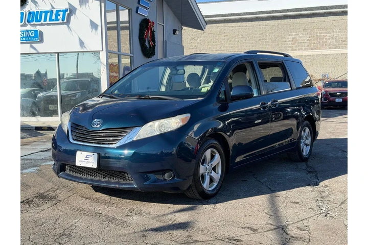 $9998 : Toyota Sienna 2012 LE 7-Pass image 5
