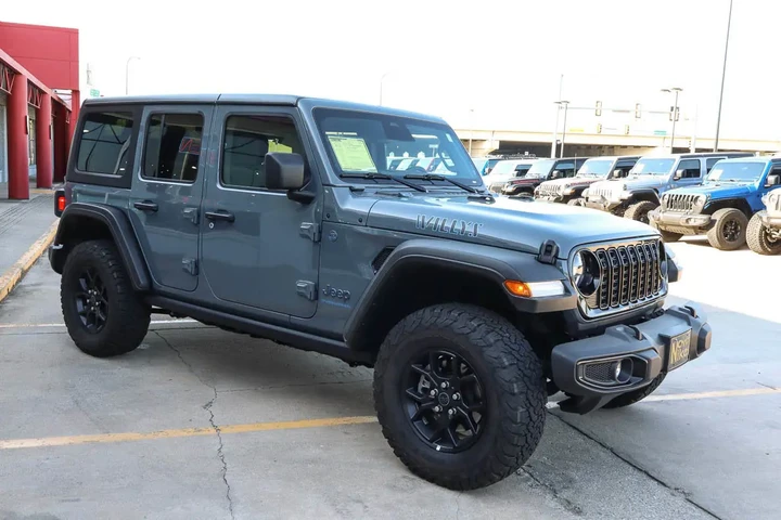 $32988 : 2025 Wrangler 4xe Willys 4x4 image 4