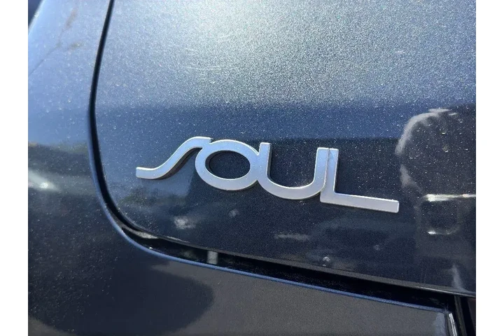 $13595 : Kia Soul 2022 S 4dr Crossove image 7