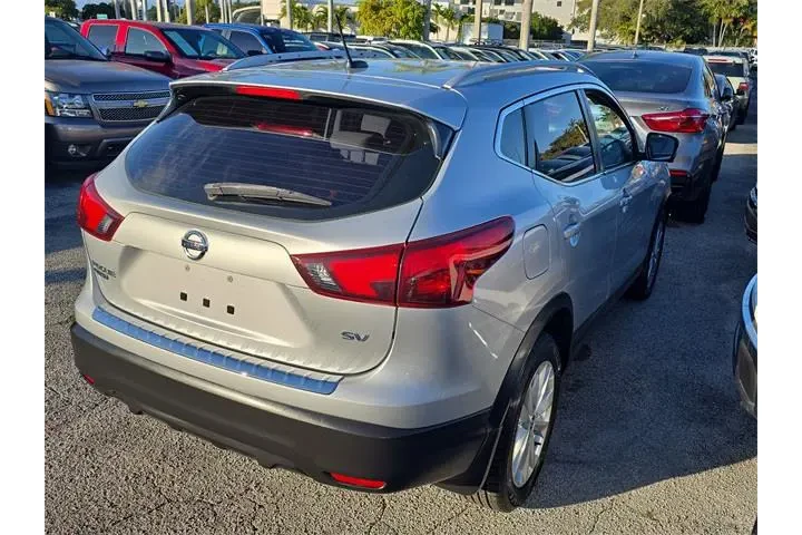 $13590 : Nissan Rogue Sport 2018 S 4d image 4