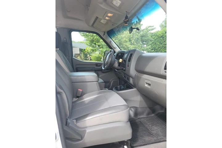 $12900 : 2018 Nissan NV Cargo 2500 image 4