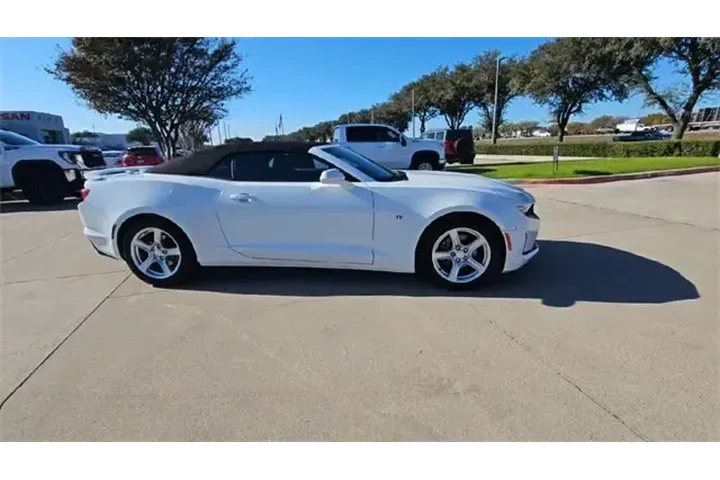 $24987 : Chevrolet Camaro 2023 LT 2dr image 9