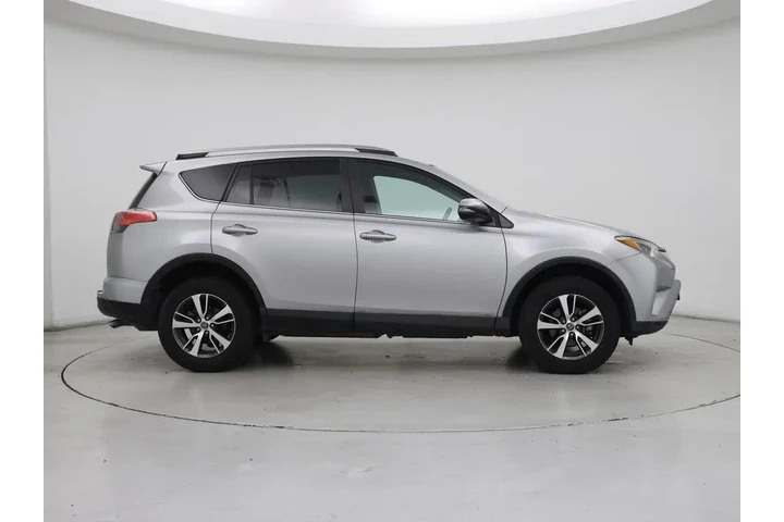 $24998 : Toyota RAV4 2017 AWD XLE 4dr image 7
