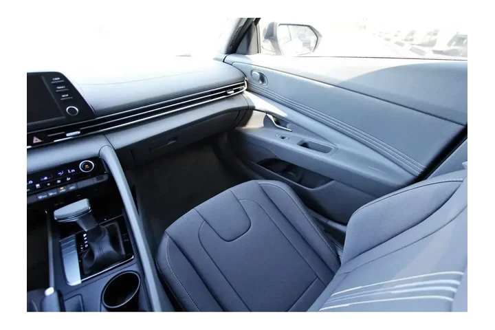 $19486 : Hyundai ELANTRA 2025 SEL Spo image 9