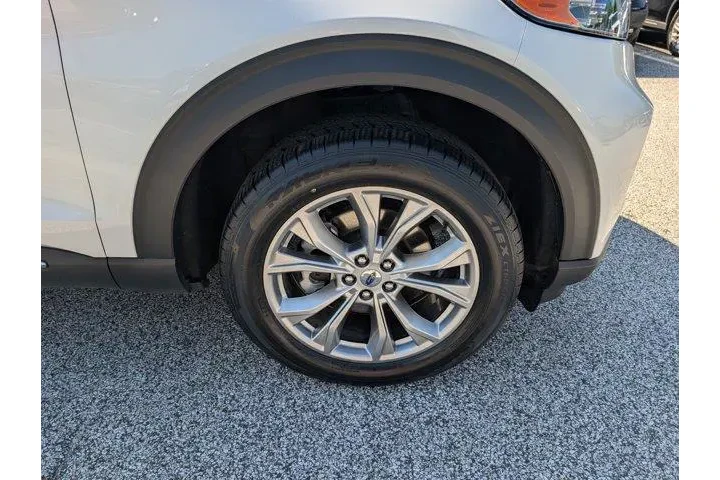 $32800 : Ford Explorer 2023 AWD XLT 4 image 10