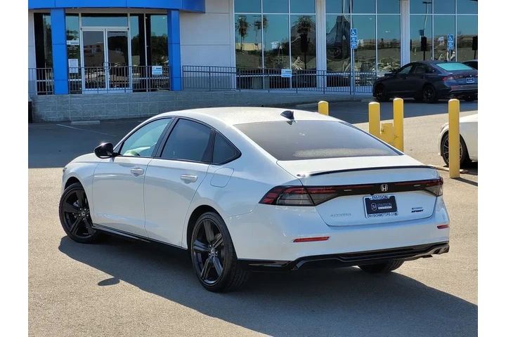 $28998 : Honda Accord Hybrid 2024 Spo image 7