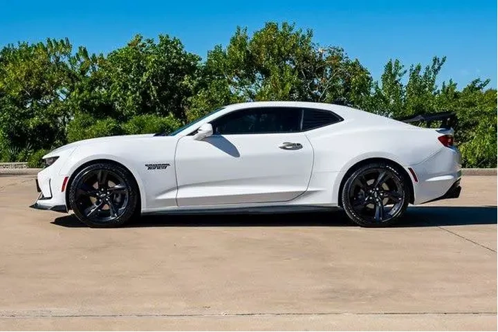 $25019 : Chevrolet Camaro 2021 LT 2dr image 6