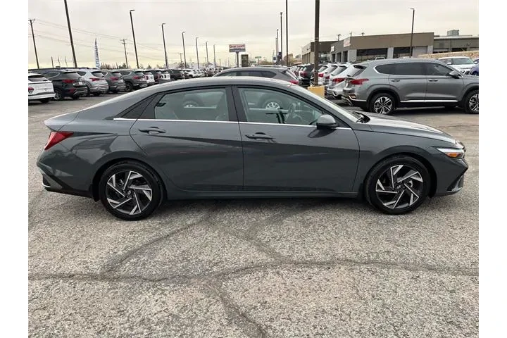 $28555 : Hyundai ELANTRA 2025 Limited image 9