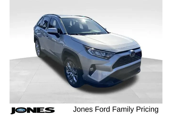 $29371 : Toyota RAV4 2021 XLE Premium image 1