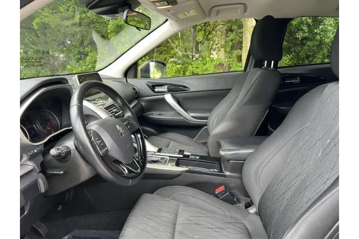$11997 : 2020 Eclipse Cross SE image 8