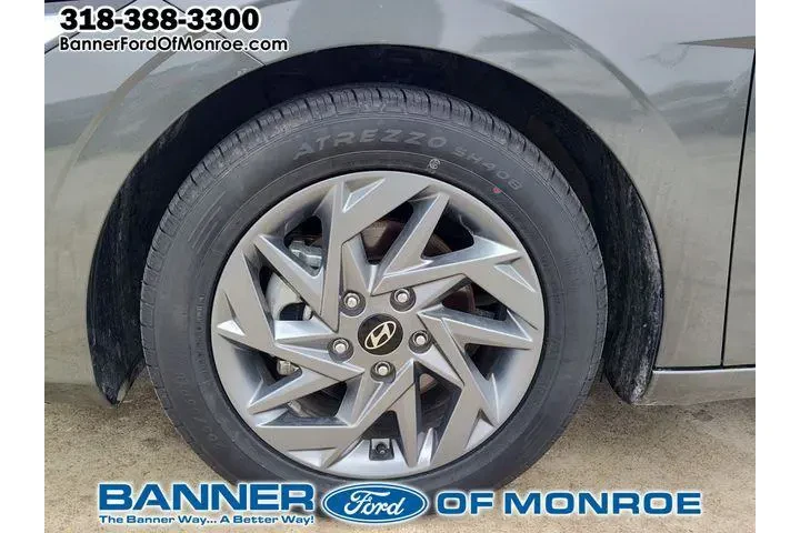 $19715 : Hyundai ELANTRA 2024 SEL 4dr image 10