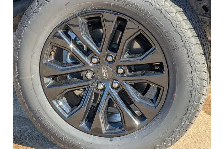 $27287 : Ford F-150 2020 4x4 XLT 4dr image 9