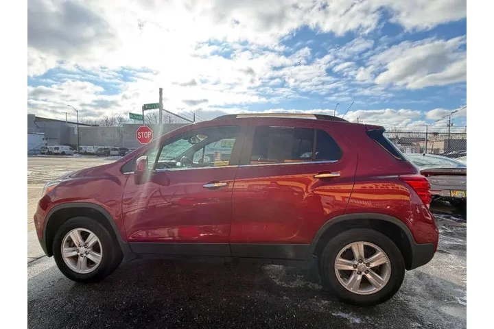 2020 Trax LT image 5