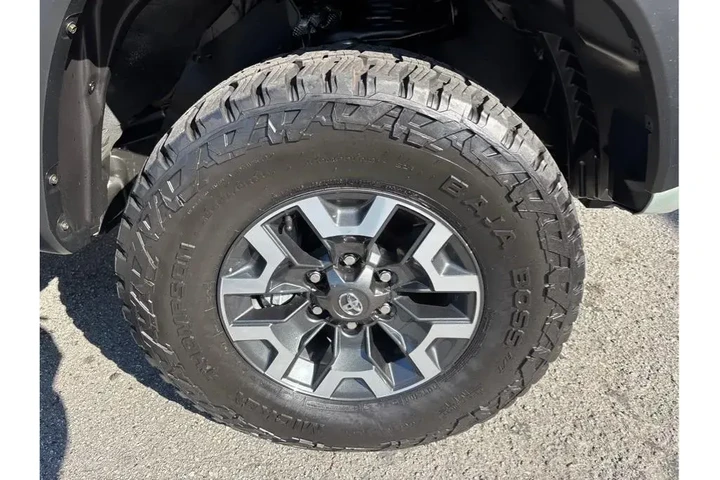 $39498 : Toyota Tacoma 2022 4x4 SR5 V image 9