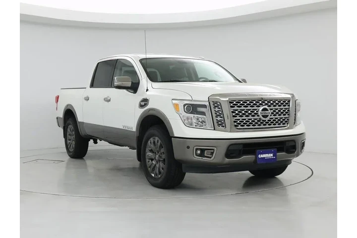 $28998 : Nissan Titan 2017 4x4 Platin image 1