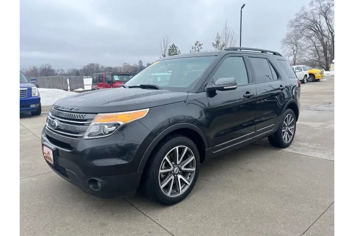 $11950 : 2015 Explorer XLT image 2