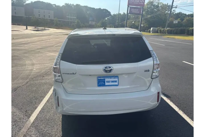$12500 : 2013 Prius v Five image 7