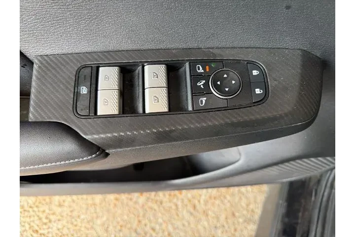 $21427 : Mitsubishi Outlander 2023 SE image 10