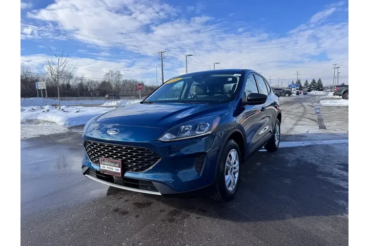 $14597 : Ford Escape 2020 AWD S 4dr S image 2