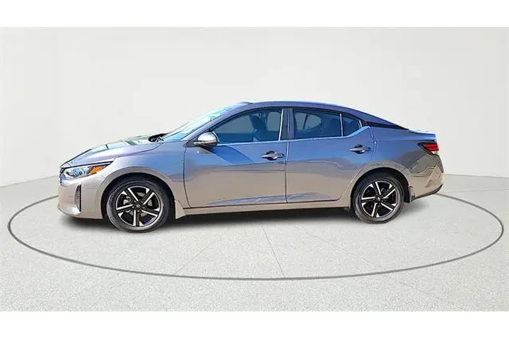 $18823 : Nissan Sentra 2025 SV 4dr Se image 5