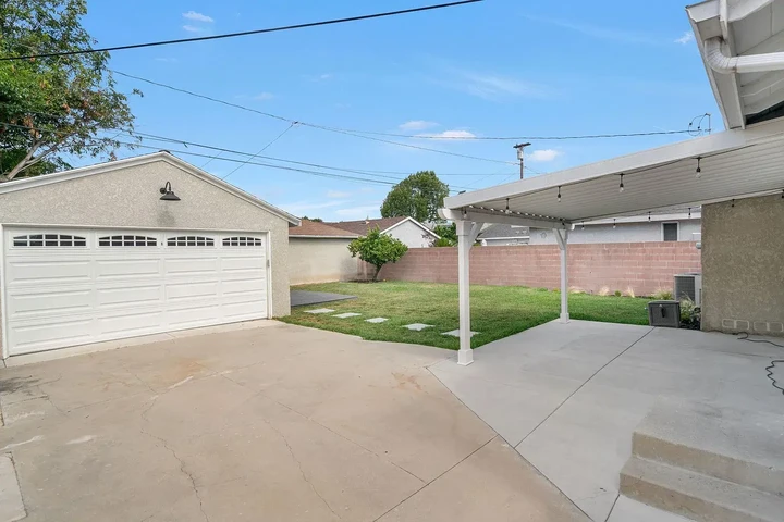 $3000 : Casa en Renta 3Rec 2Banos image 8