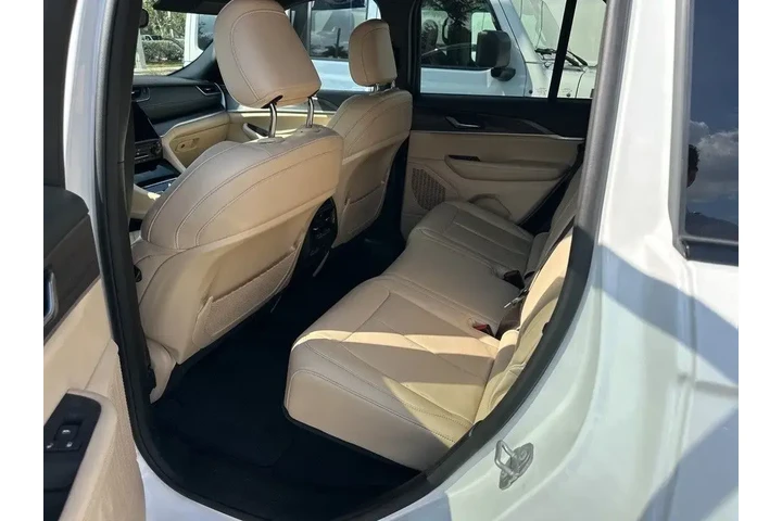 $26785 : Jeep Grand Cherokee 2023 4x4 image 5