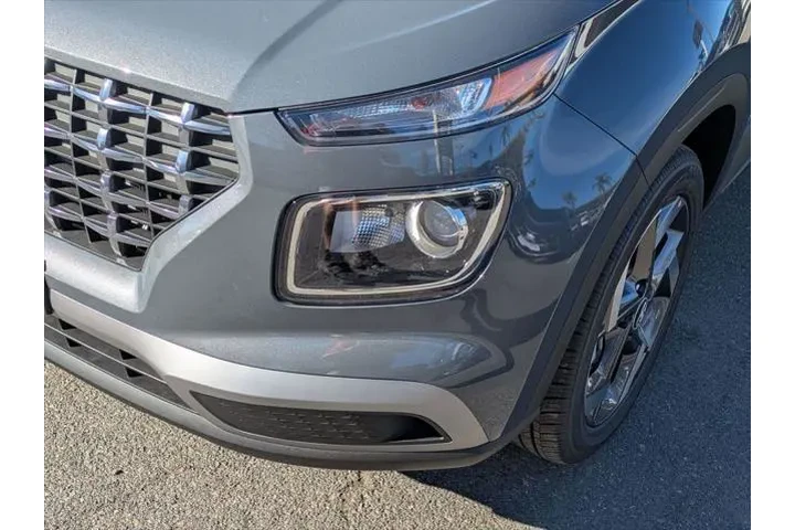 $22495 : Hyundai VENUE 2026 SEL 4dr C image 9