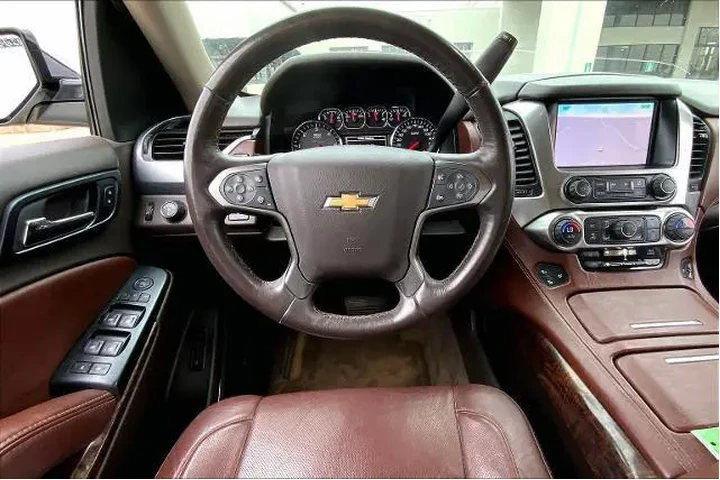 $13942 : Chevrolet Suburban 2015 4x2 image 5