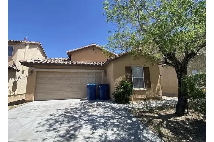 $1580 : Cozy 2 bed/2 bath one story ho image 2