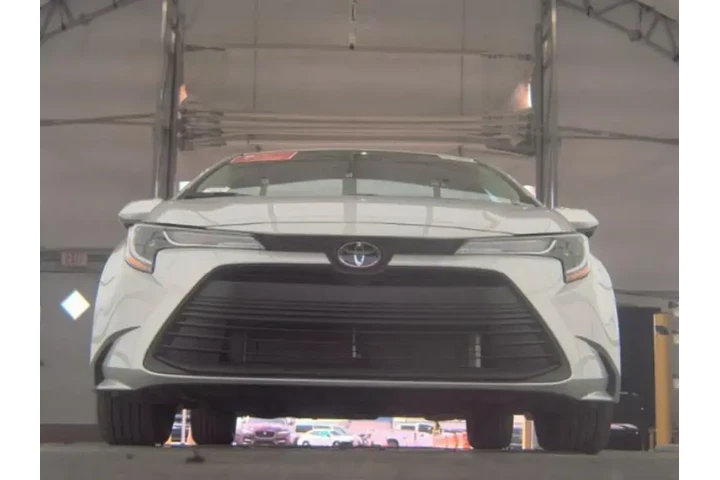 $22293 : Toyota Corolla 2025 LE 4dr S image 3