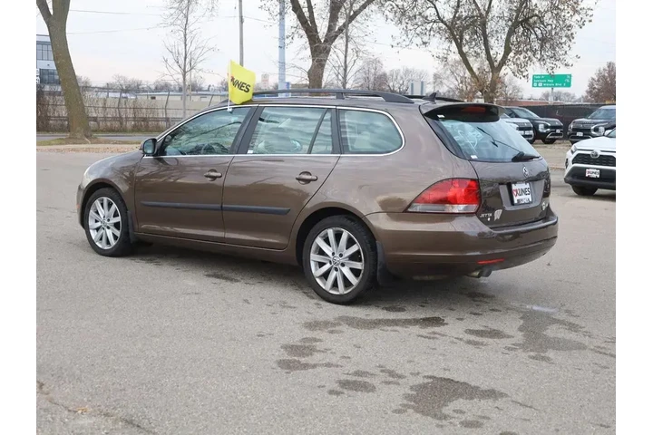 $8877 : Volkswagen Jetta 2013 SportW image 6