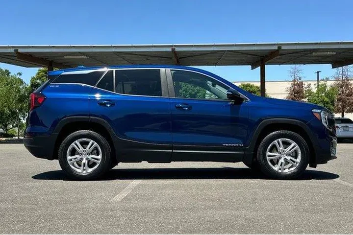 $20325 : GMC Terrain 2022 AWD SLE 4dr image 7