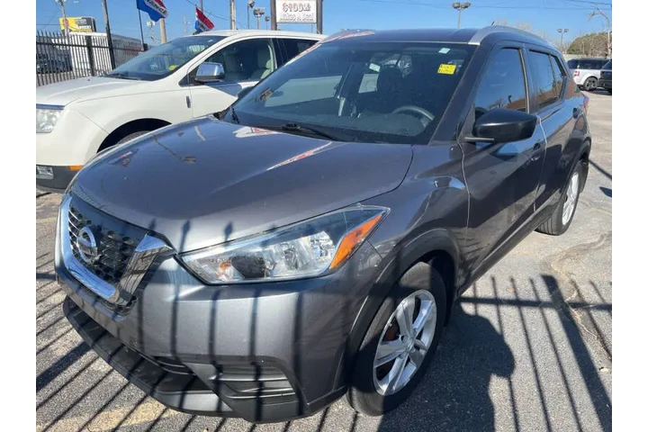 2019 Kicks S image 1