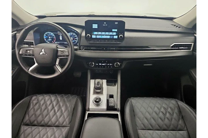 $27998 : Mitsubishi Outlander 2024 SE image 9