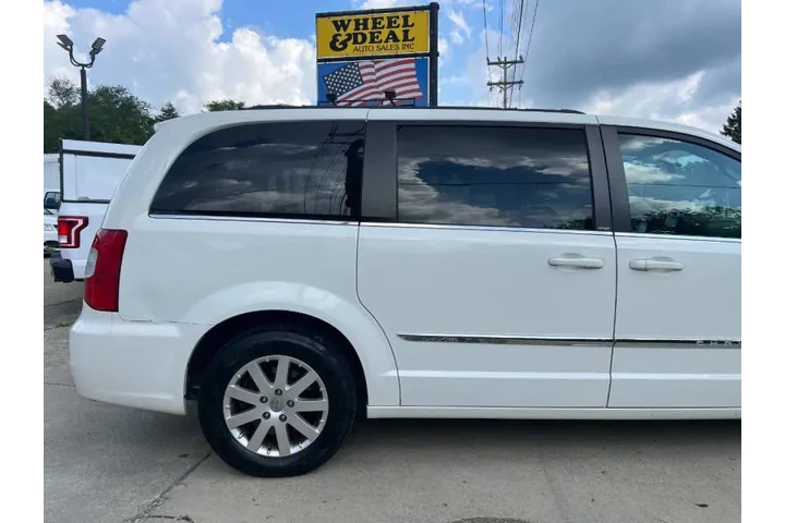 $4995 : 2013 Town and Country Touring image 5