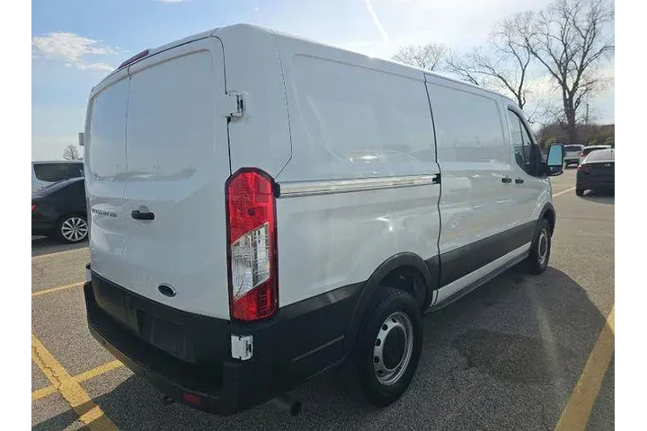 $25998 : Ford Transit 2022 250 3dr SW image 2