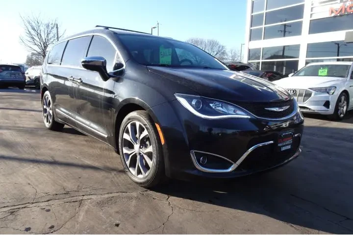 $14995 : 2017 PACIFICA image 5