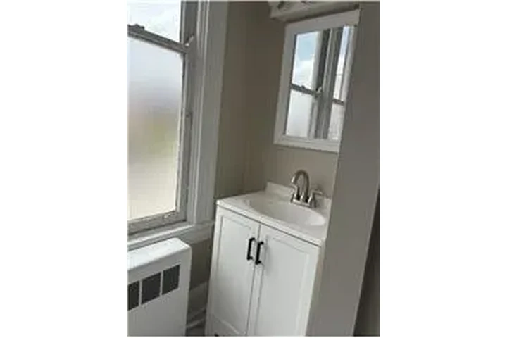 $1395 : Rental property with 1 bedro image 6