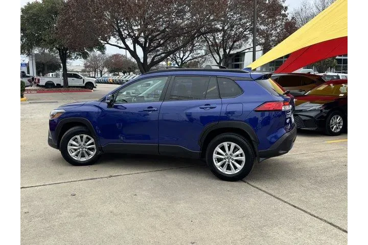 $24884 : Toyota Corolla Cross 2024 LE image 7