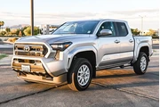 Toyota Tacoma 2024 4x4 SR5 4 thumbnail