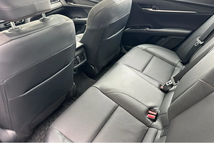 $35900 : Toyota Camry 2025 AWD XLE 4d image 8